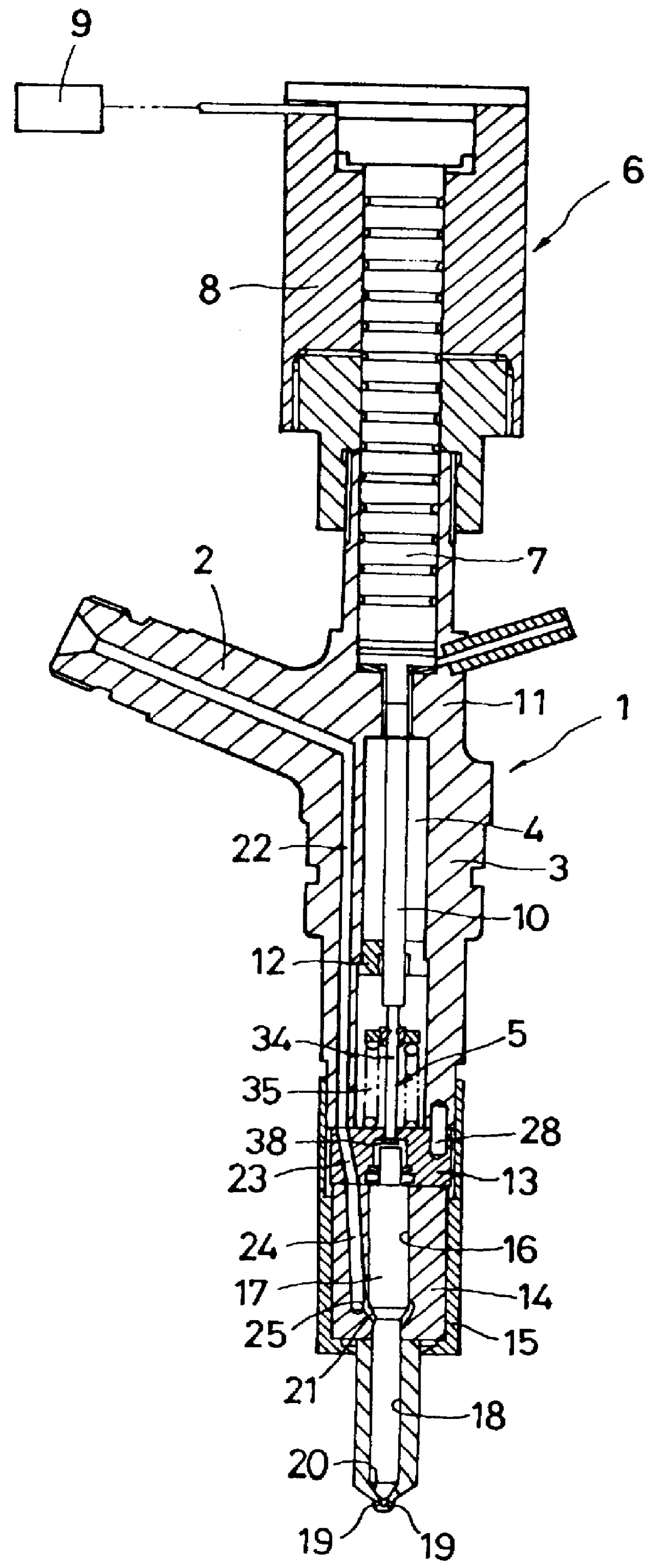 Fuel injector device for engines