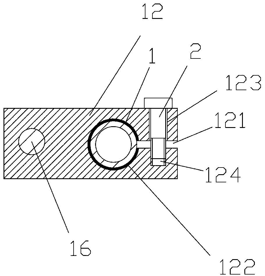 Spraying mechanism with spraying pipes capable of being rotationally adjusted