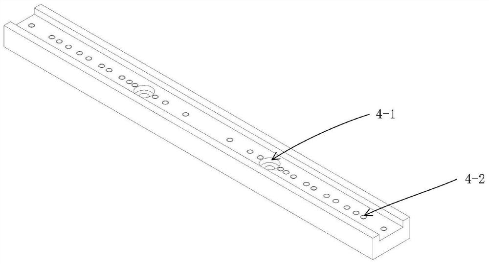 A special clamp for movable shutters and its use method