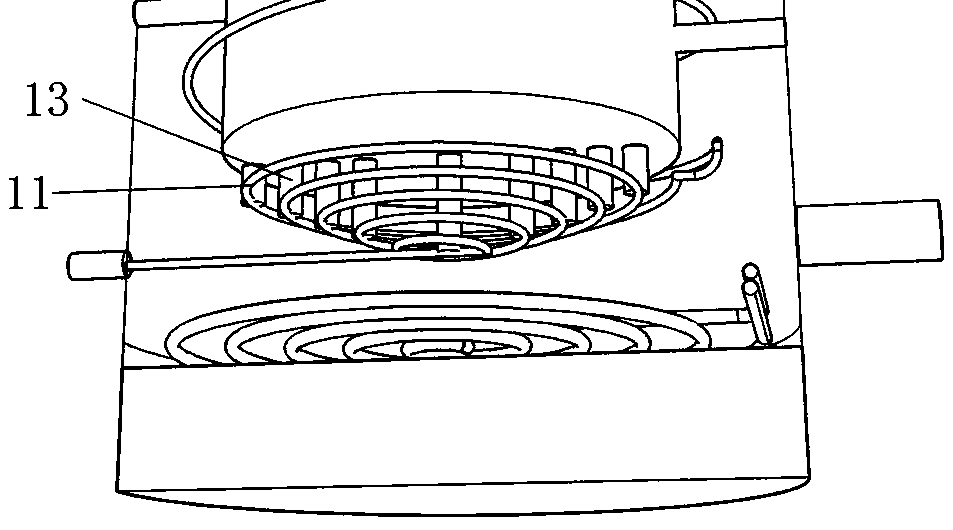 Heat storage device adopting concentric compounding a phase change material and water