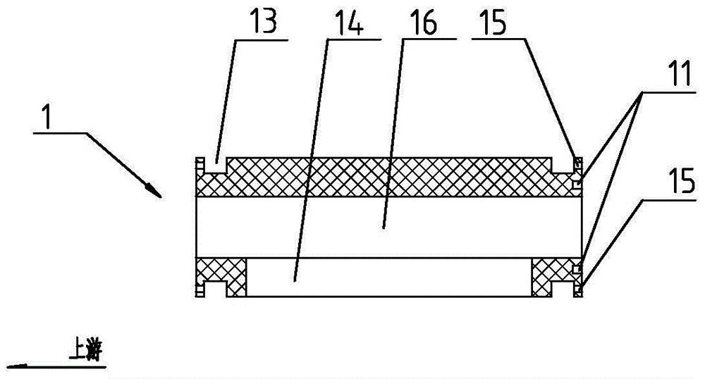 Modular continuous microwave freeze-drying chamber and microwave freeze-drying equipment containing said freeze-drying chamber