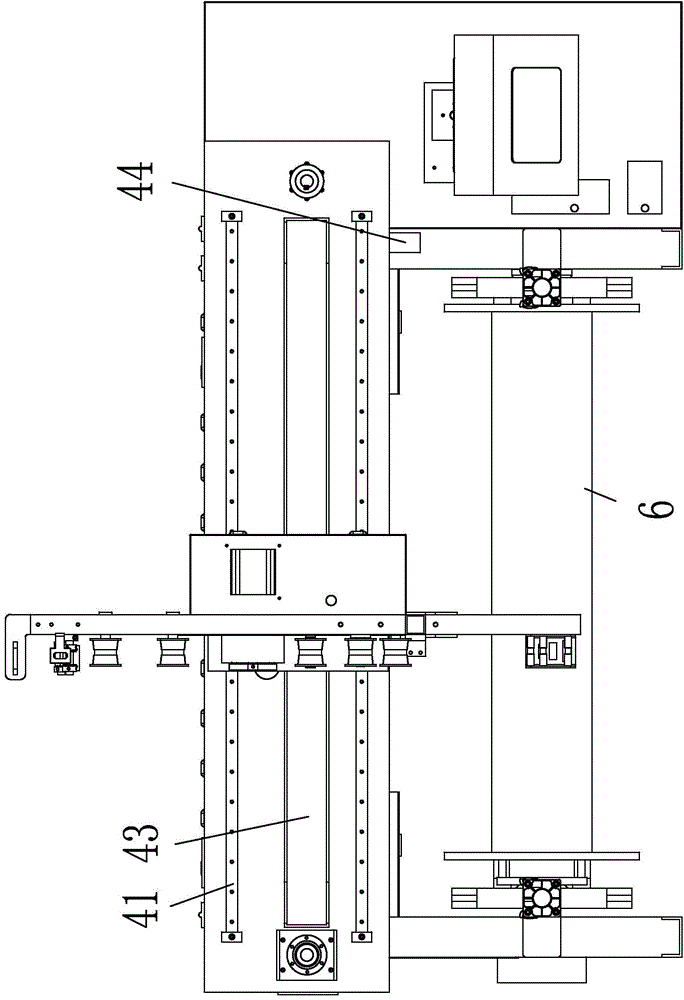 Zipper coiling machine and coiling method