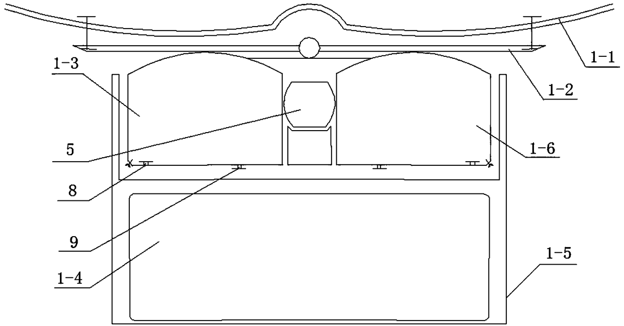 A self-balancing one-piece general purpose seat