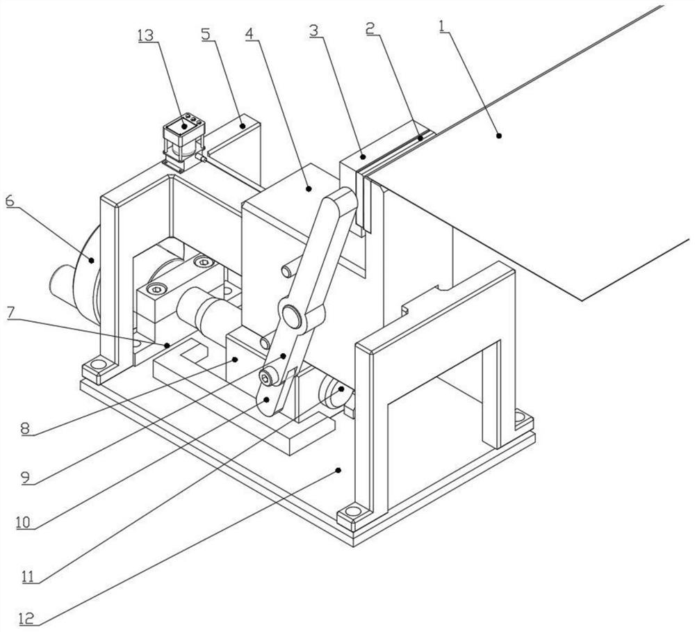 Under-driven tension-controllable net stretching clamp and use method thereof