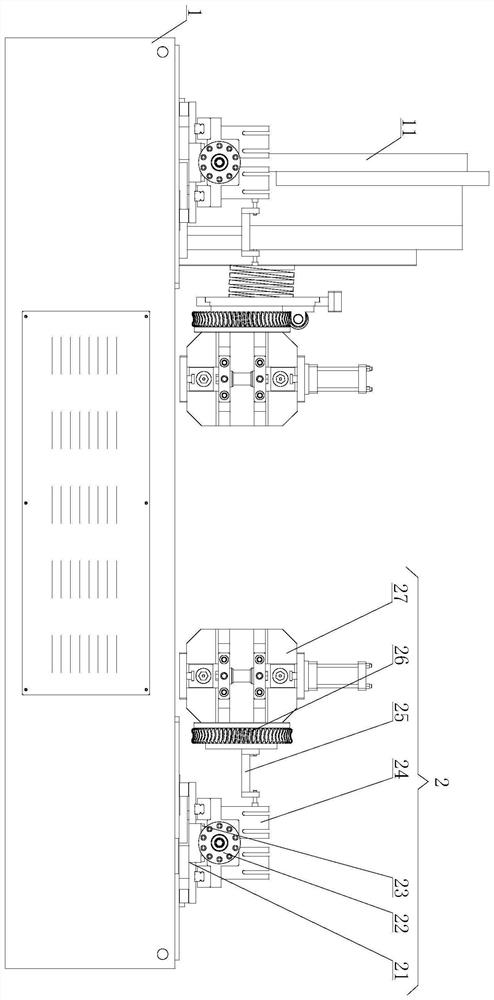 Movable adjusting device for straightener