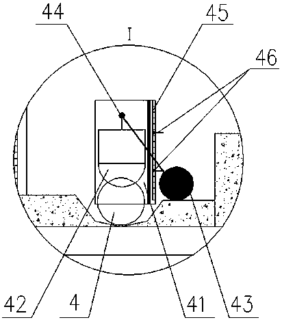 Hydraulic automatic control sewage intercepting well