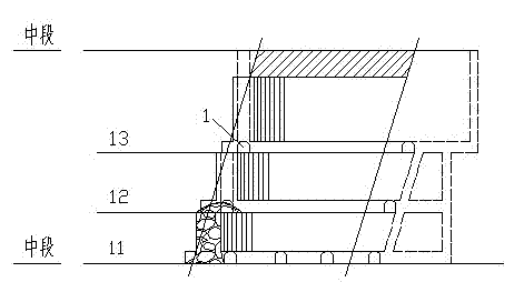 Overhand shrinkage spaced-loading split-blasting slot cutting method