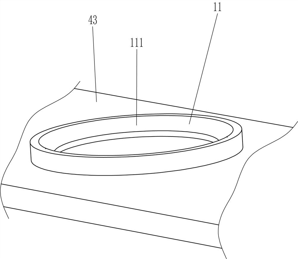 Isolated container interior glazing equipment for ceramic processing