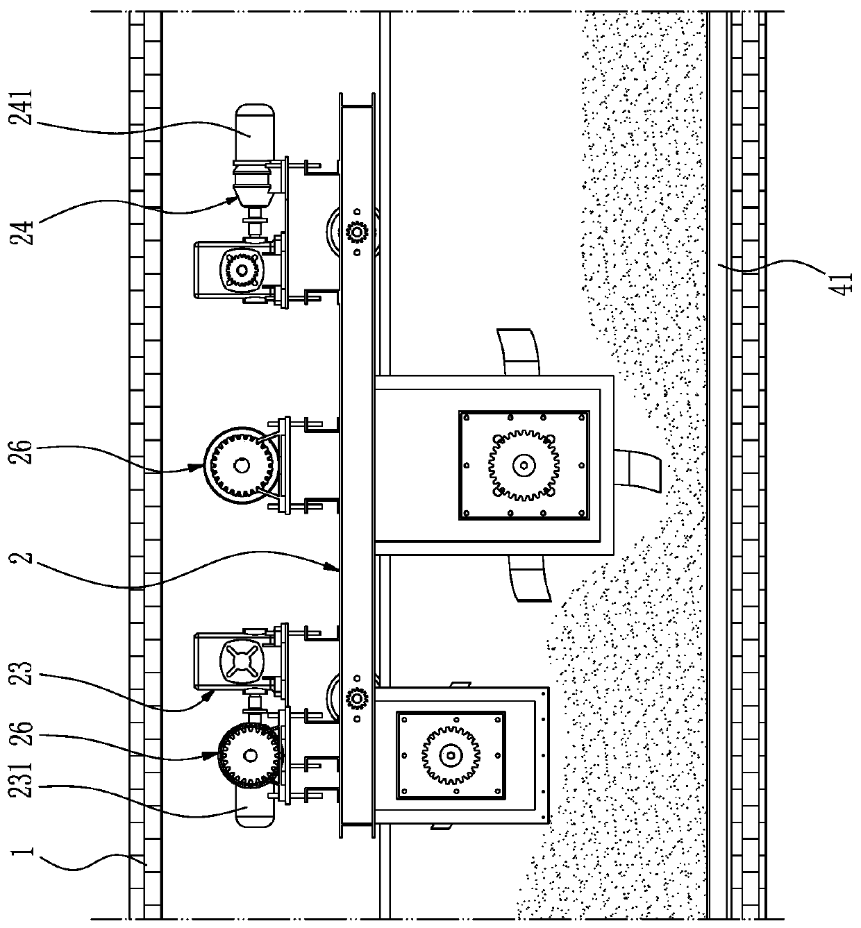 Annular fermentation tank capable of continuously turning and throwing livestock and poultry manure