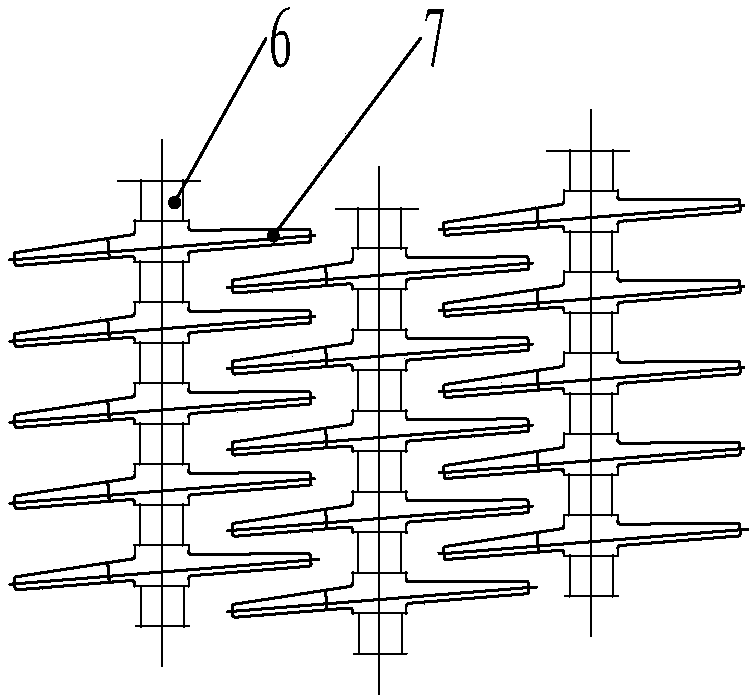 Husking device on corn combine harvester