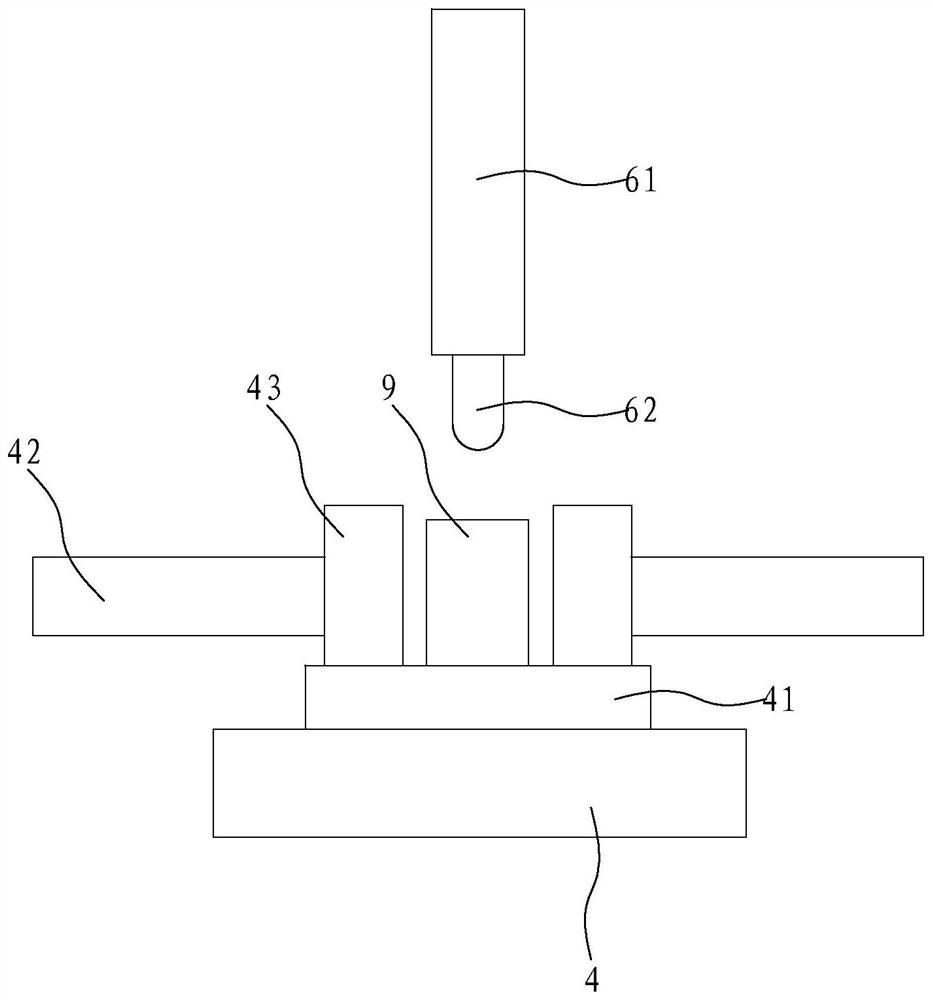 Semi-automatic production process applied to ceramic sculpture