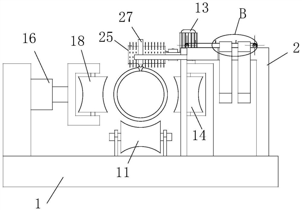 Horizontal pipe welding machine capable of automatically grinding weld joints