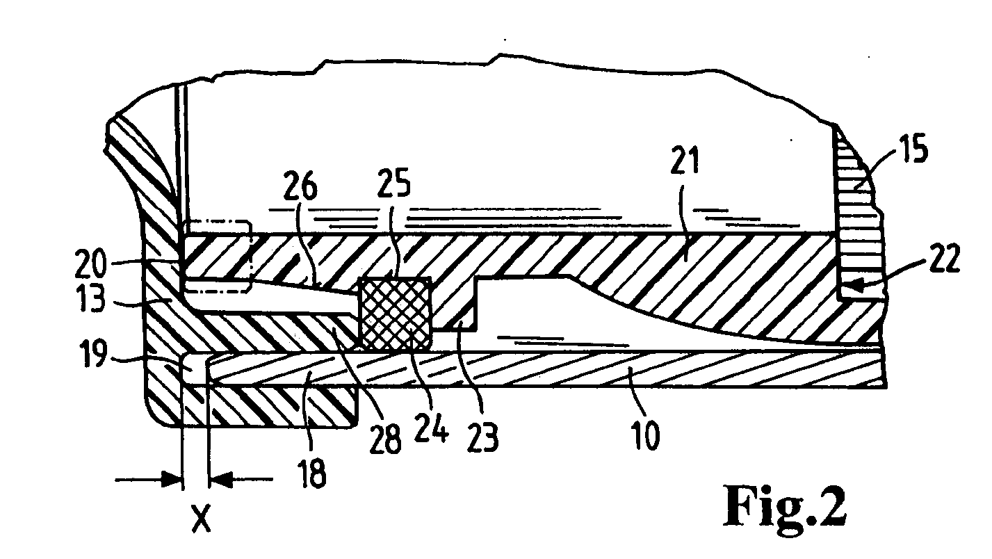 Compact filter comprising a square seal