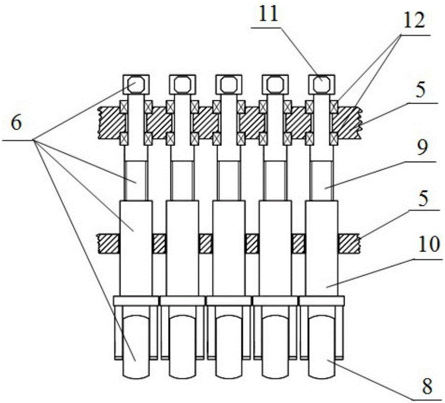 Continuous forming device for metal composite thick plate three-dimensional curved surface