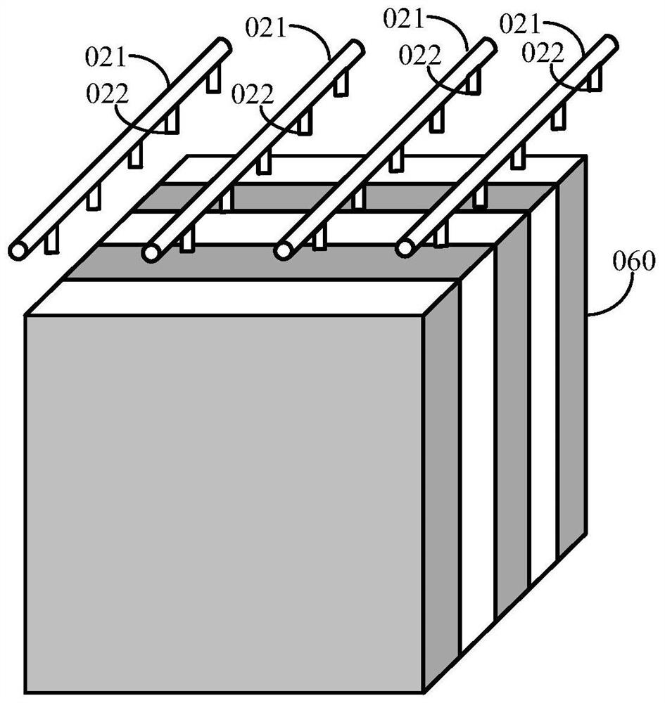 Spraying device and evaporative cooling system