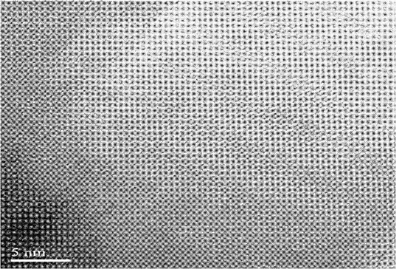 Method for preparing polymer crystal at low temperature by using ultraviolet polymerization