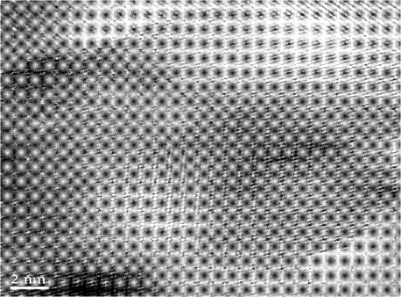 Method for preparing polymer crystal at low temperature by using ultraviolet polymerization