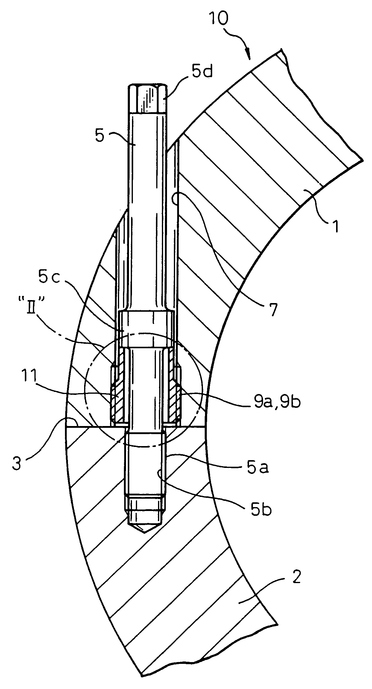 Fastening arrangement for a split casing