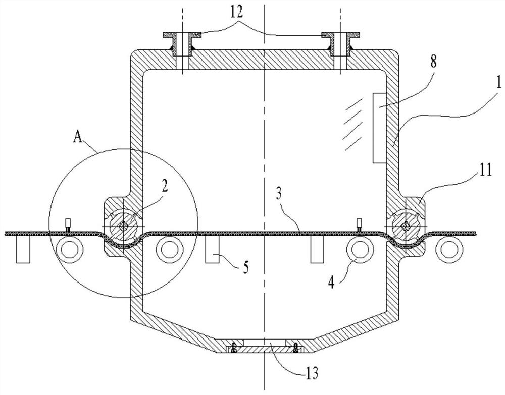 Rapid dehydration and drying device for continuous feeding and discharging of sand and fine stones for building construction