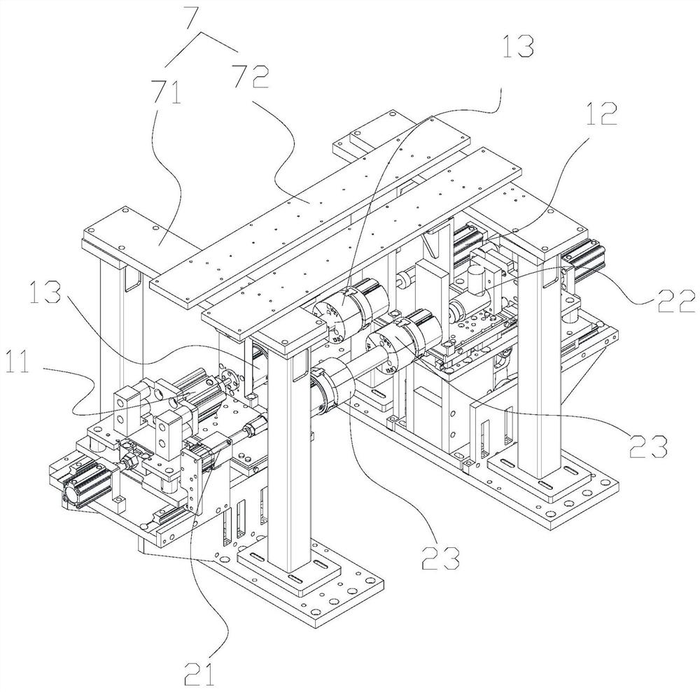 Lid spot welding mechanism and method for cylindrical battery