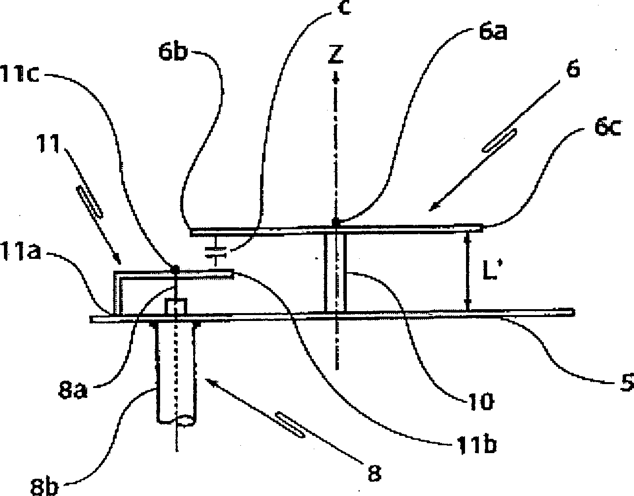 Gap butterfly antenna with passive device