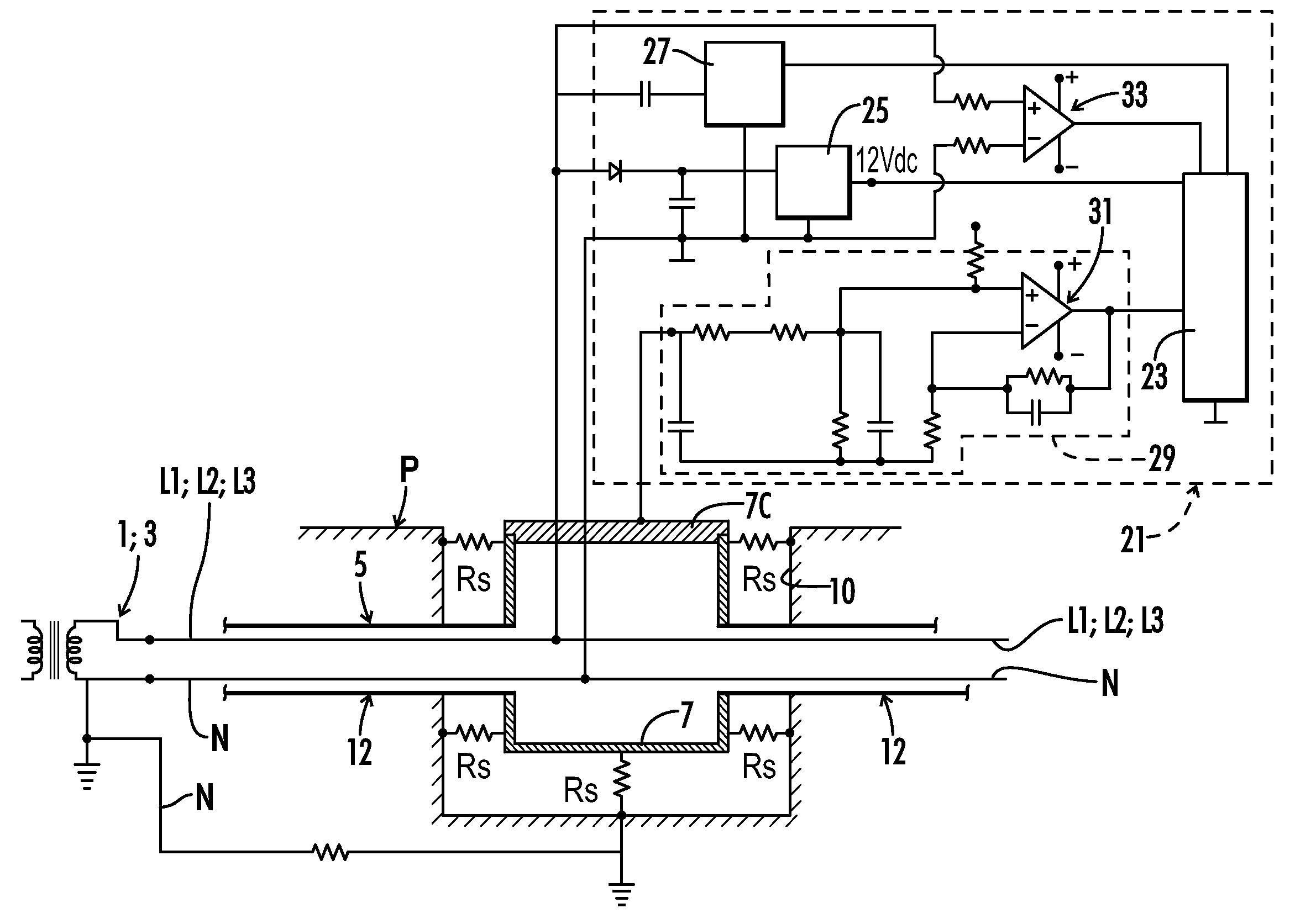 Electricity distribution network with stray voltage monitoring and method of transmission of information on said network