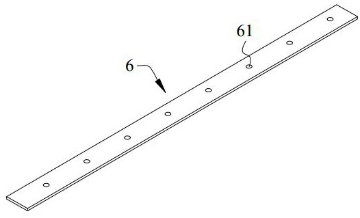 Adjustable sealing strip, mounting structure thereof and discharge gate