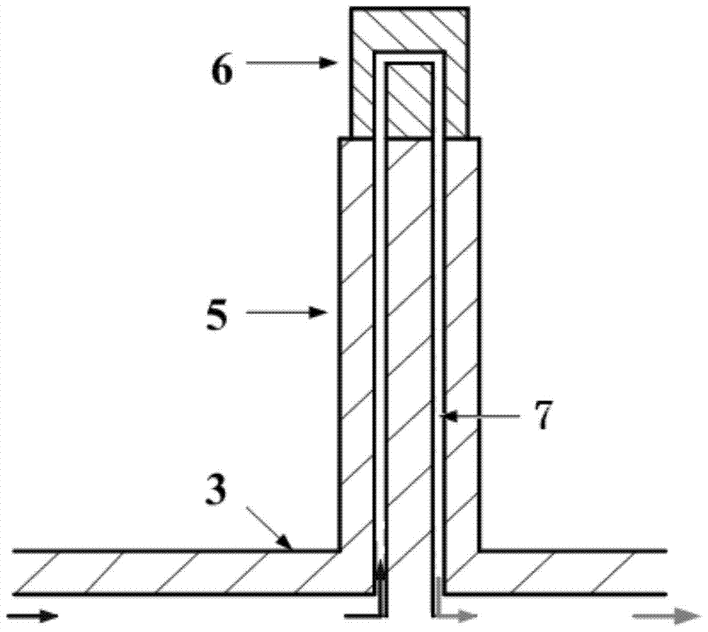 An oil-cooled turbine moving blade