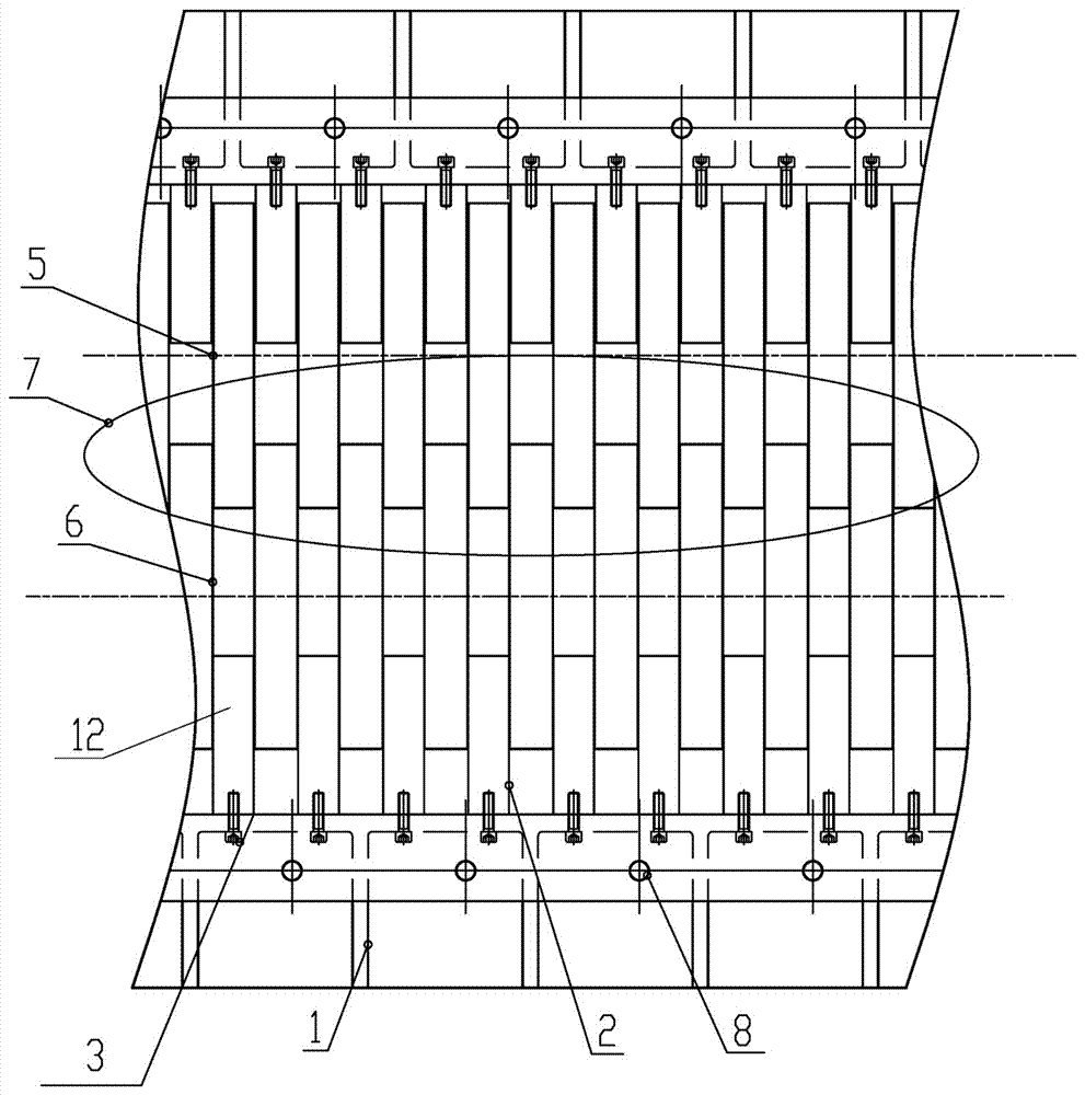 Crusher for cast iron wallboard