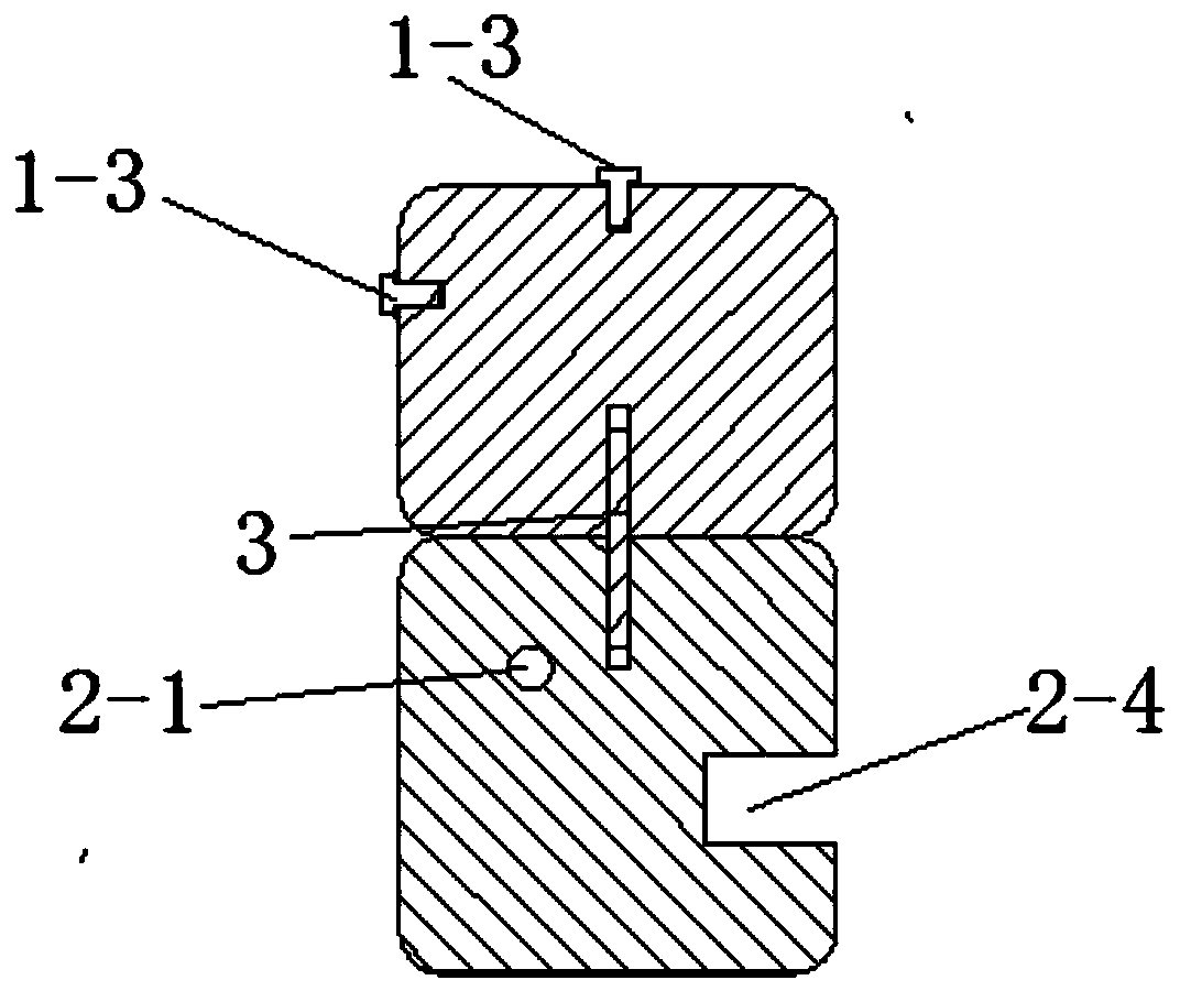 An ultra-thin wire electrode tensioning fixture with heat-sensitive parts