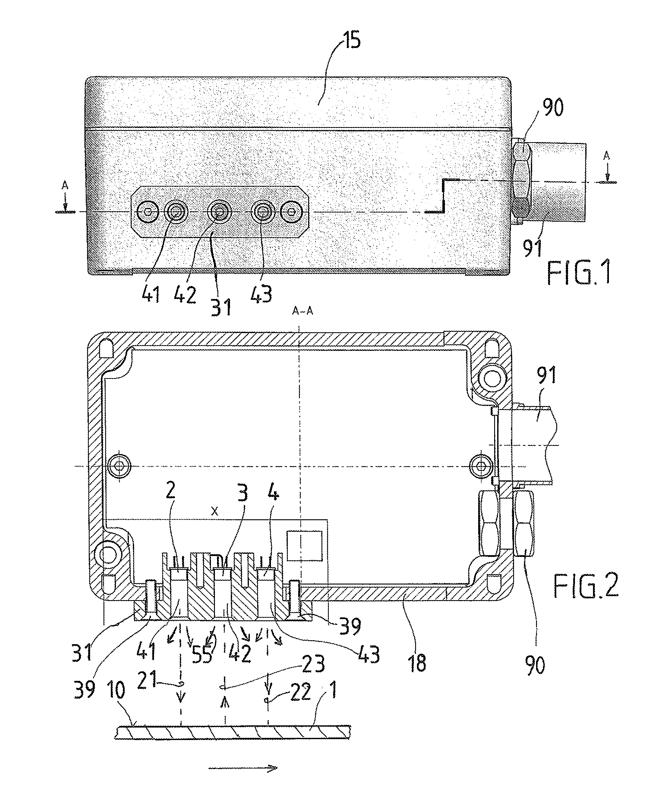 Device for determining the water content of a target