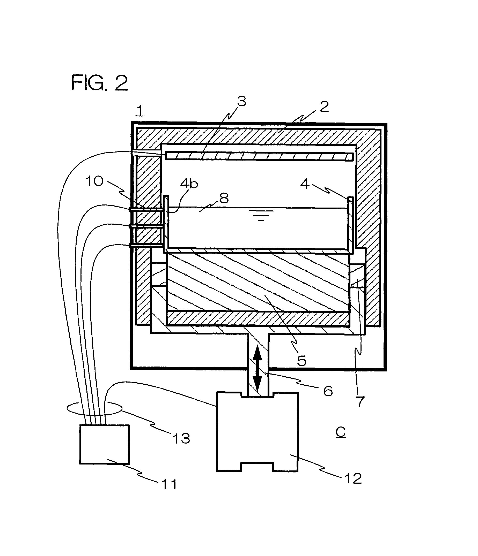 Silicon casting apparatus and method of producing silicon ingot