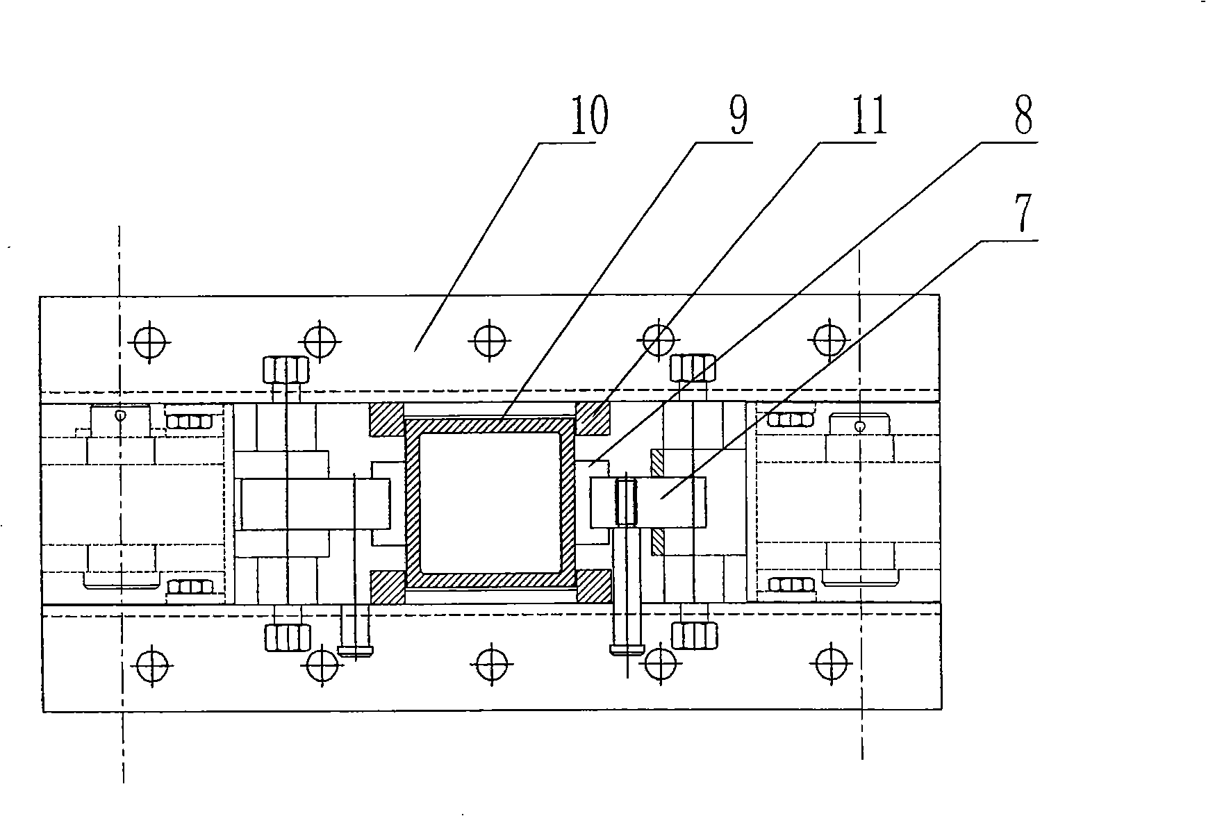 Hydraulic pole climbing apparatus