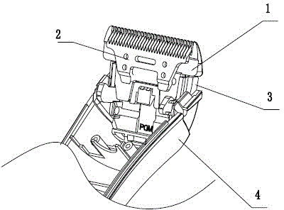 Mechanism for preventing hair from being clamped and hair shaving device with same