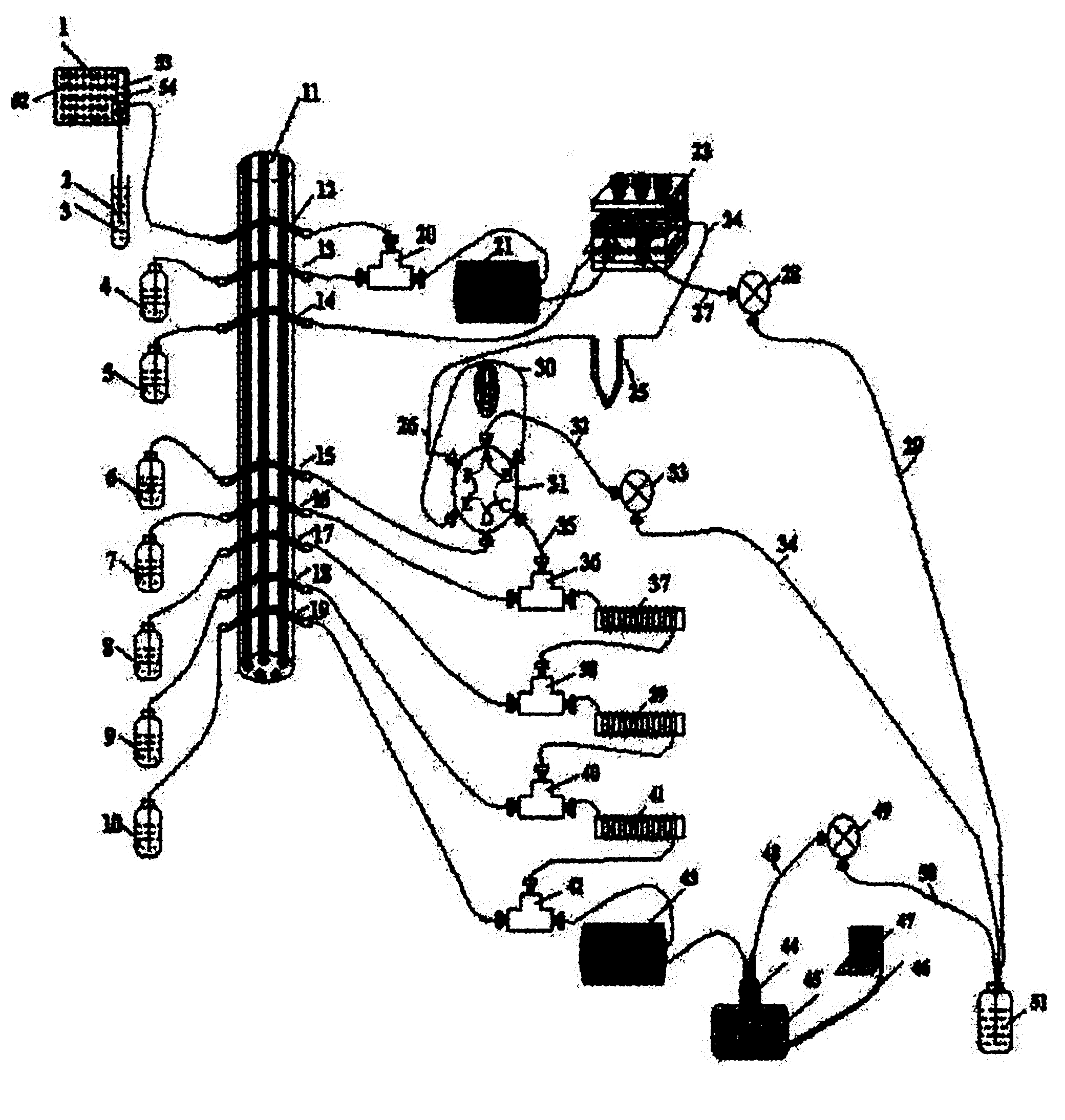 Automatic analyzer for determining ammonia nitrogen in water and automatic analytic method thereof