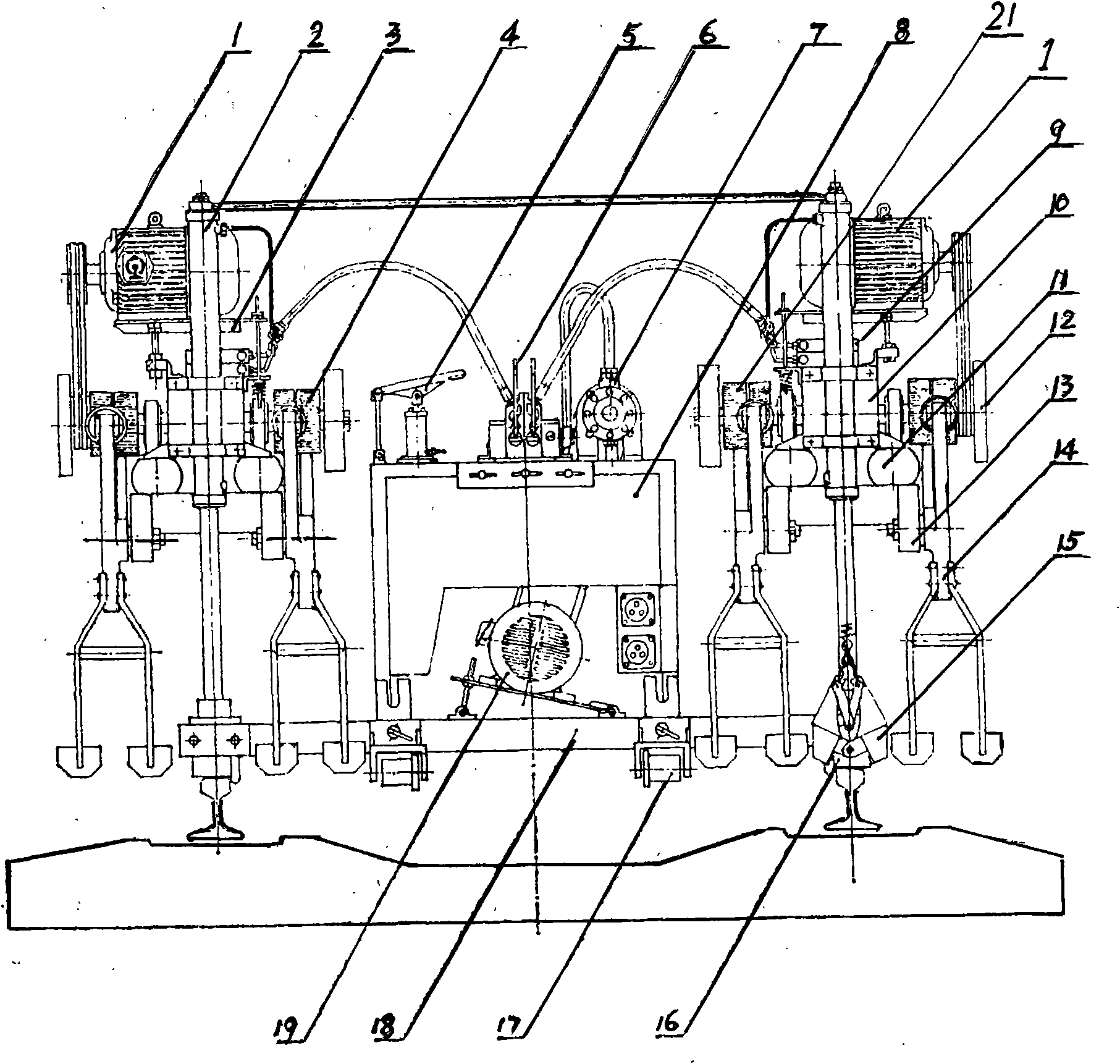 Small forced vibrating asynchronous-clamping hydraulic tamper