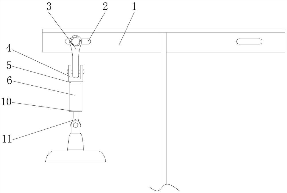 Power line connection fitting capable of adapting to different temperatures