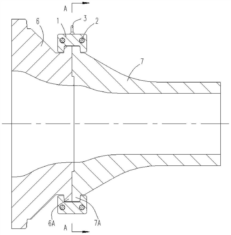 Quick dismounting device for clamping ring of model nozzle of carbon extruding machine