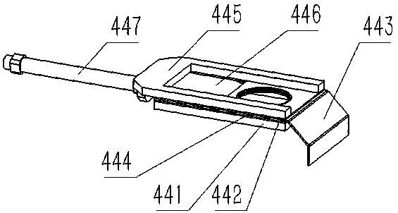 Feeding device for concrete pouring