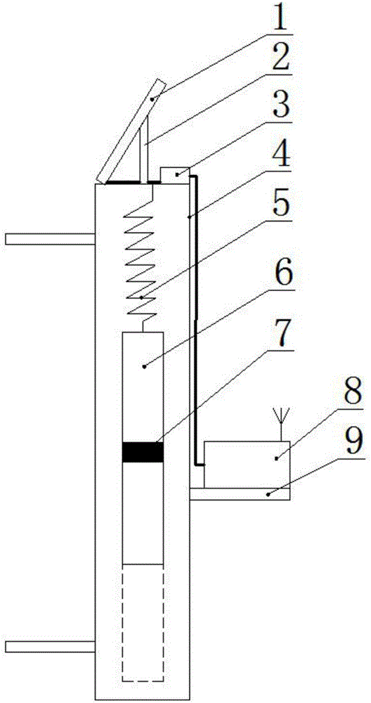 Magnetic inductive liquid level monitoring system based on mobile communication network