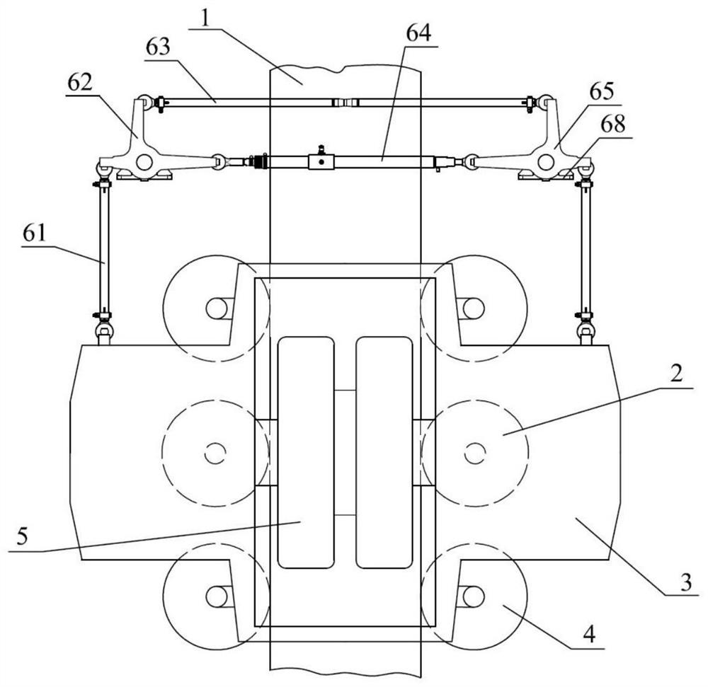 Straddle type monorail traction mechanism with auxiliary steering device and its bogie