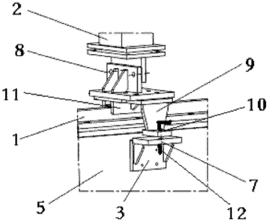 Movable clamping plate structure