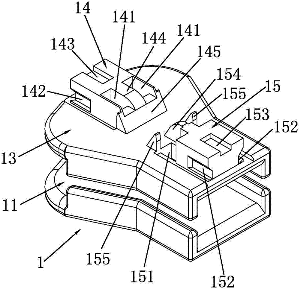 Self-locking puller with double horse hooks