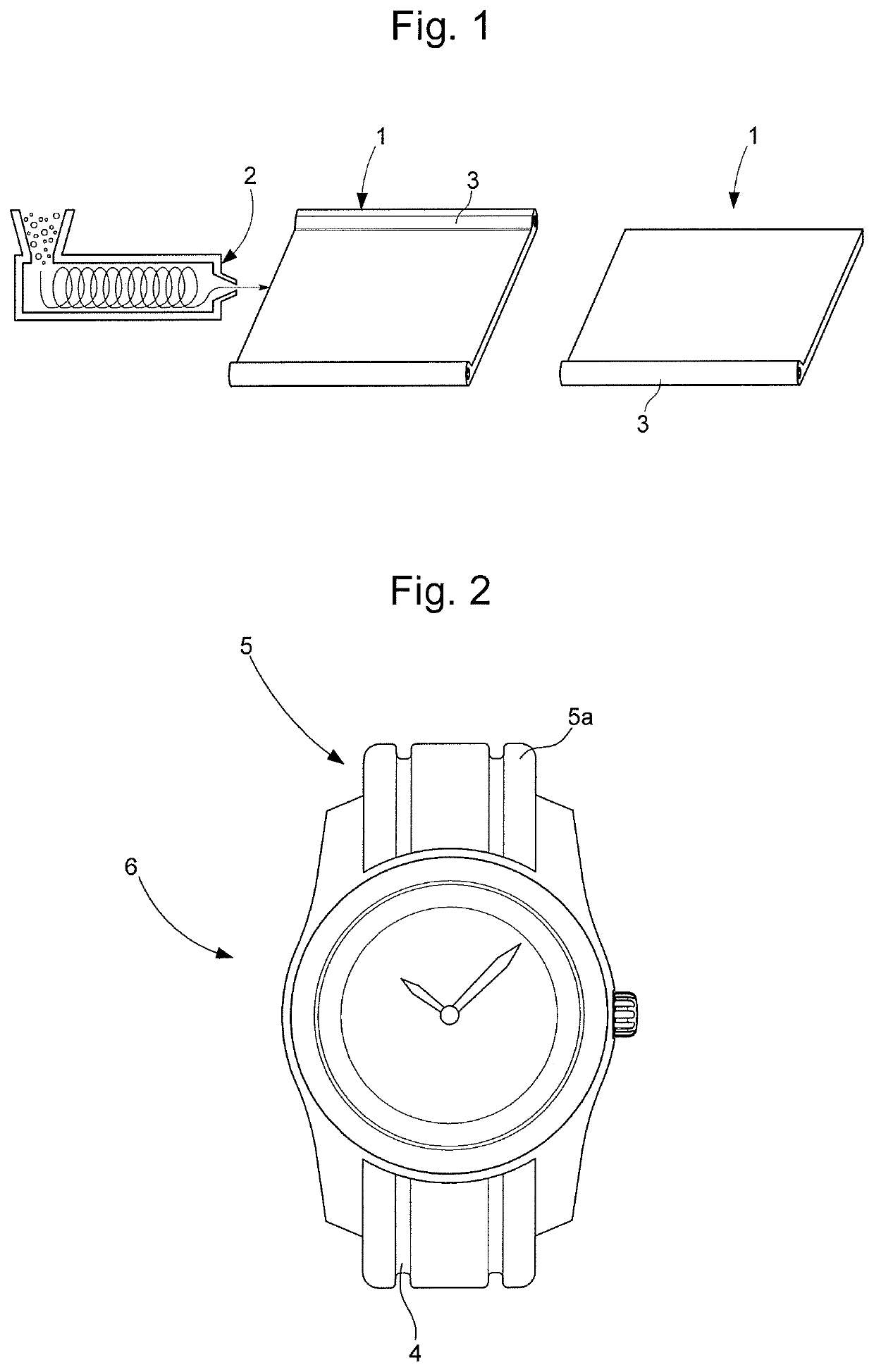 Plastic bracelet and a method of making