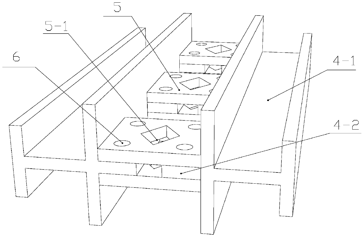 Tunnel earthquake absorbing structure for rapid repairing after earthquake