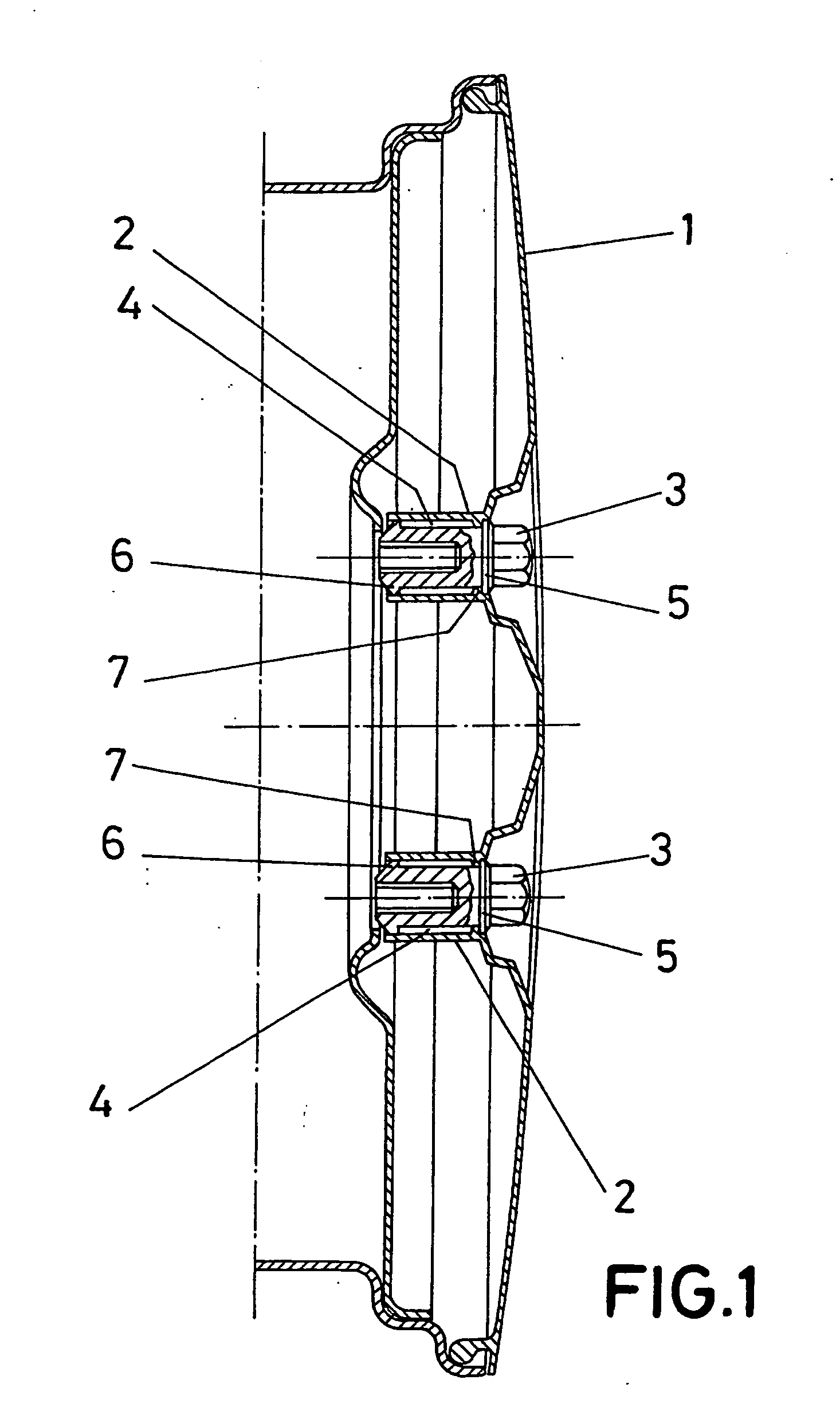 Hubcap with fastening elements coupled therein