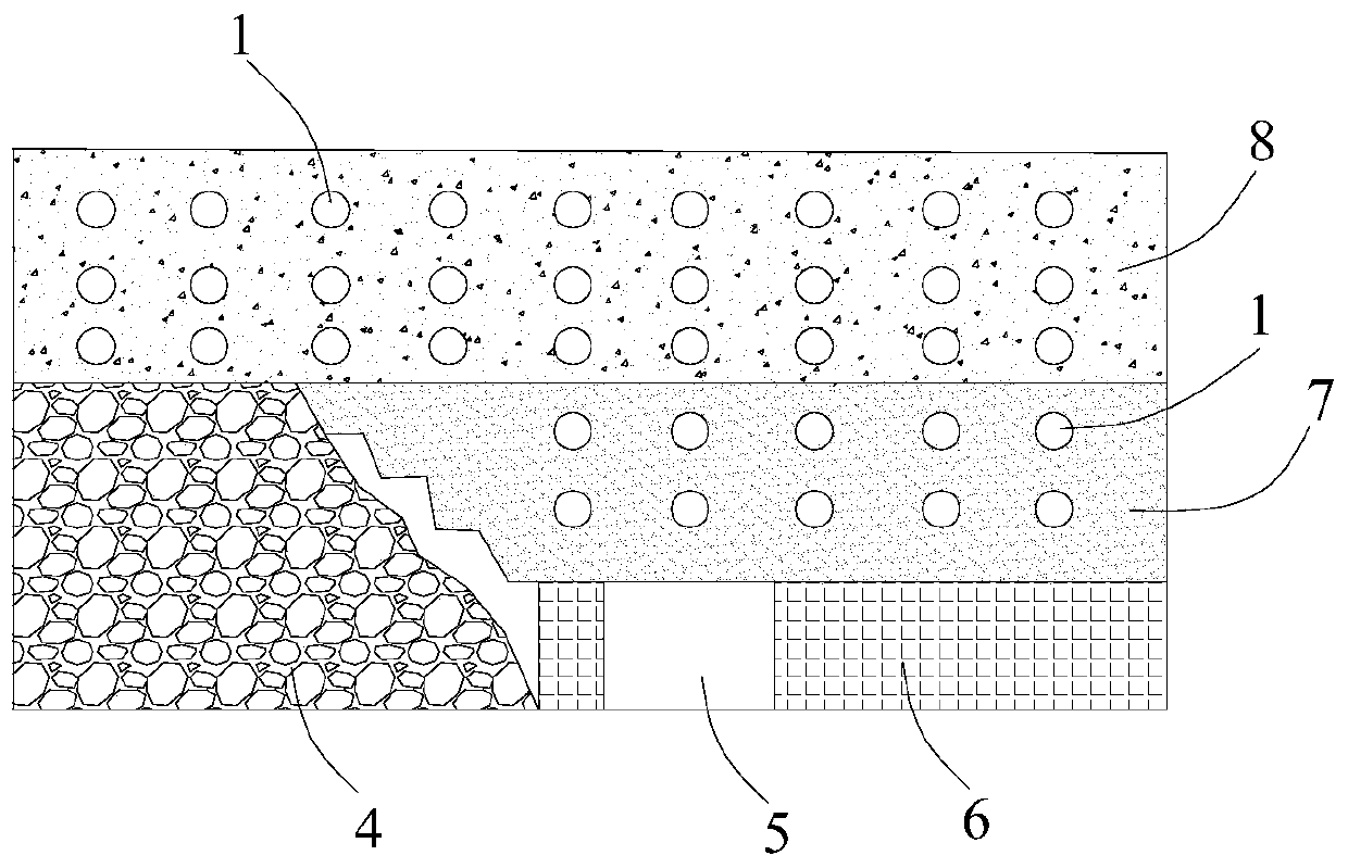 Mining device and roof rock mass monitoring device and method