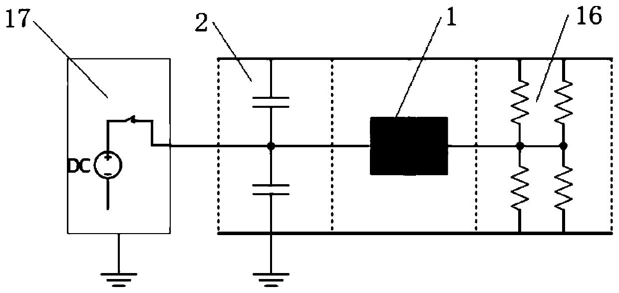 High-voltage capacitor and load integrated discharging device