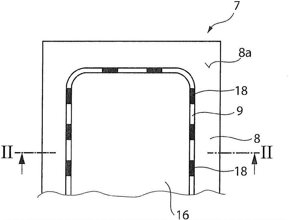 Method and device for cutting metallic workpieces from a plate-shaped material