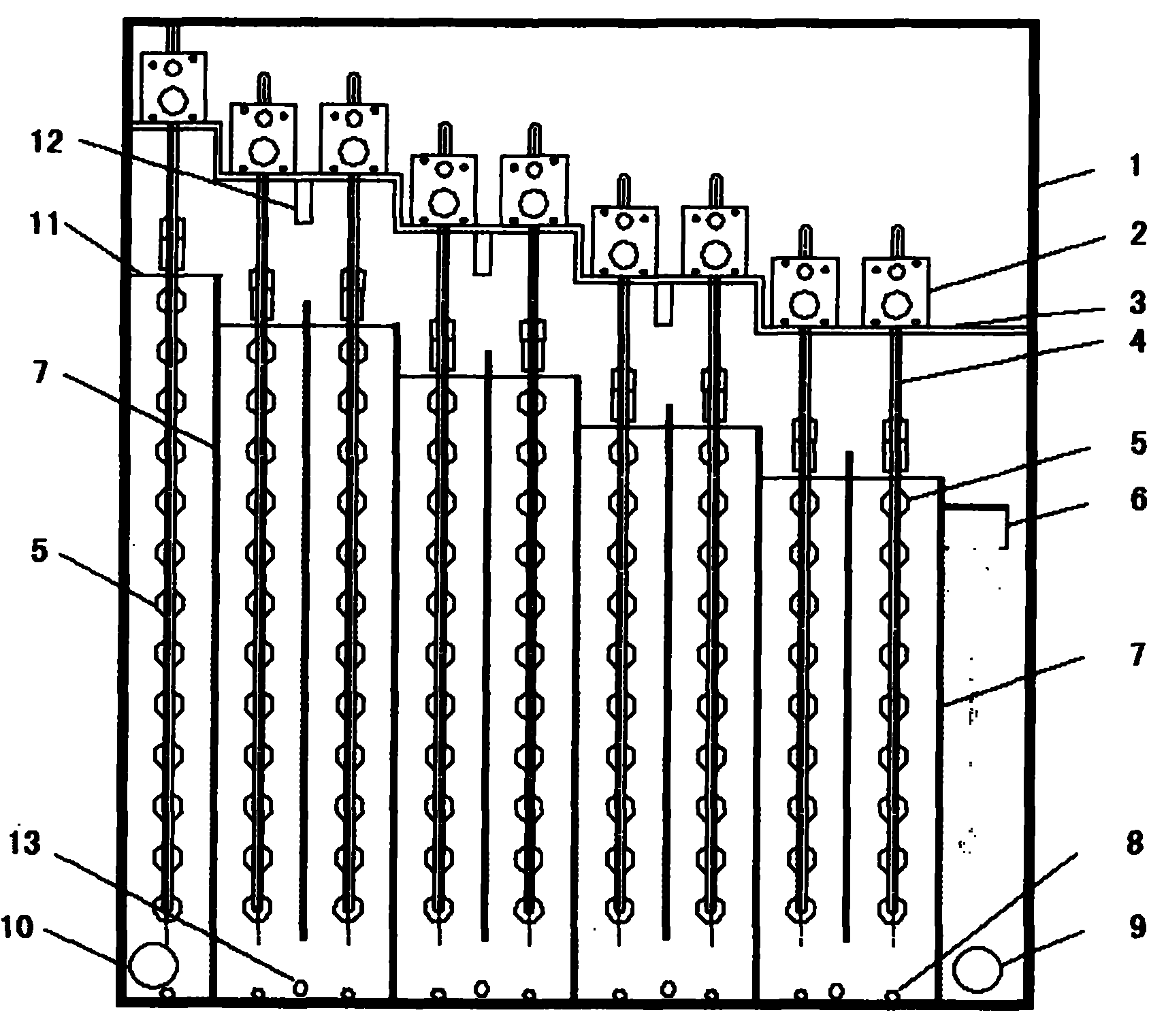 Multistage continuous photocatalysis water purification reactor and water treatment method thereof